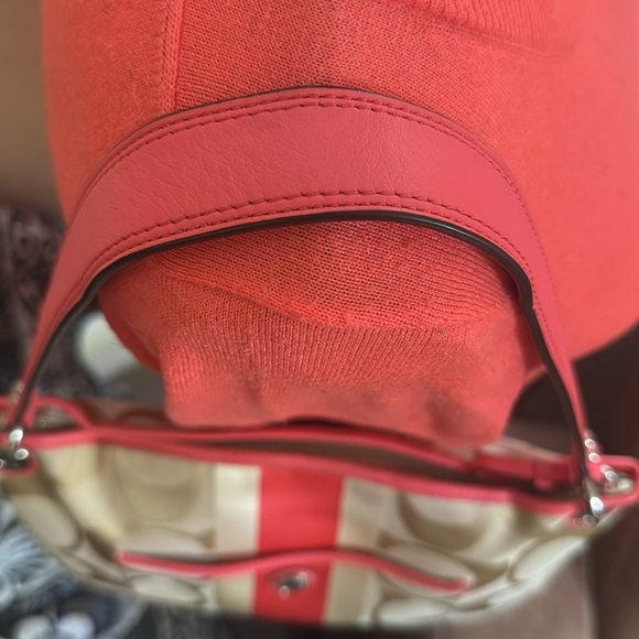 NWOT COACH medium sized handbag. Zip closure, multicolor tag & beautiful color. - Picture 11 of 16